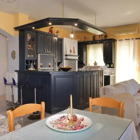 Seaview Maisonette Just A Breath Of Center 'new Listing' Holiday home